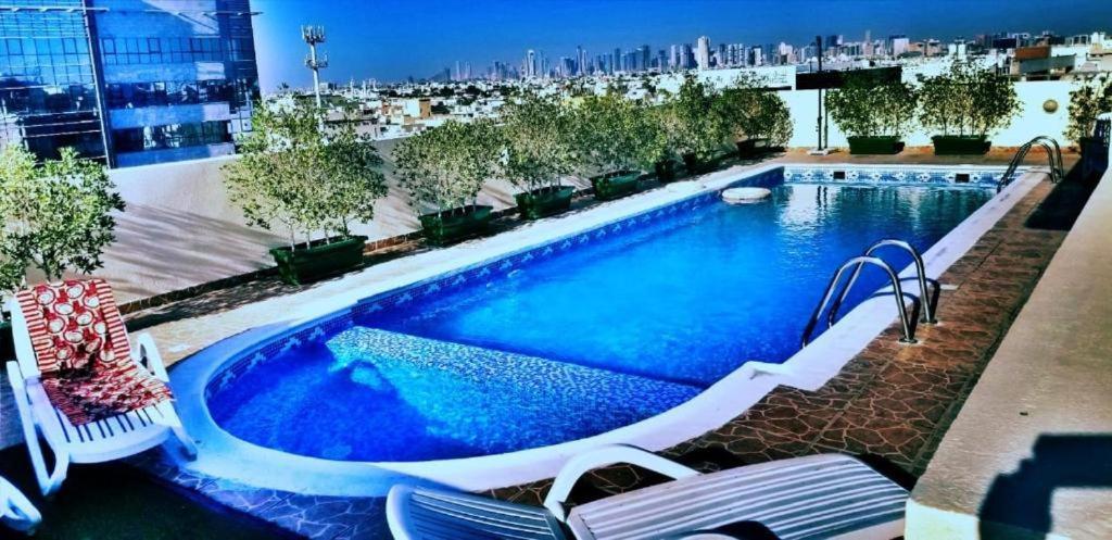 דובאי Icon Hotel Apartments מראה חיצוני תמונה
