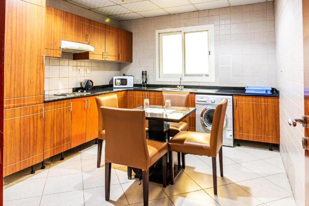 דובאי Icon Hotel Apartments מראה חיצוני תמונה